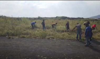 Nzulo : à Kabachana, la population retrousse les manches pour faire naître une nouvelle école