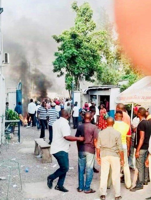 Kinshasa : les militants de l’UDPS contestent les élections sénatoriales et descendent dans les rues